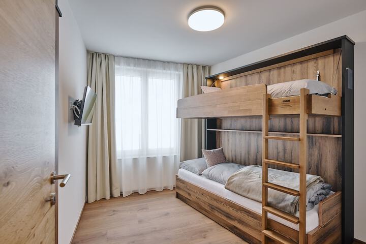 Room 16 of 18