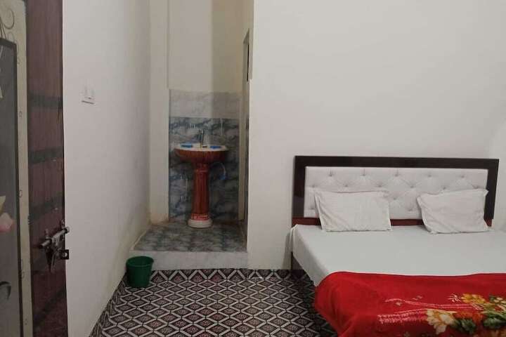 Room 6 of 26