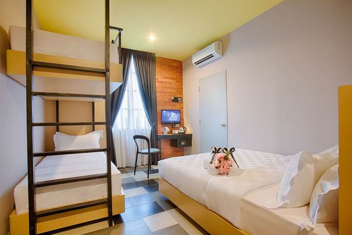 Room 17 of 46
