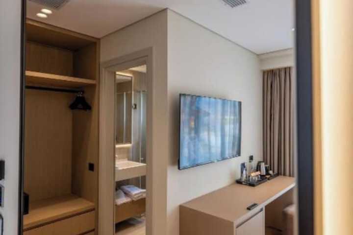Room 49 of 171