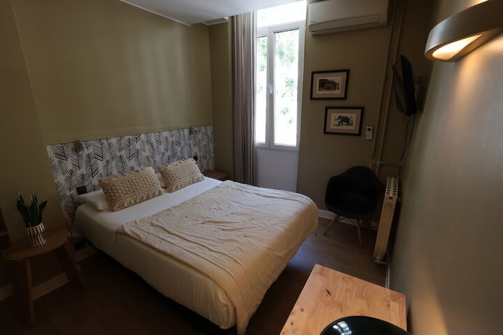 Room 52 of 128