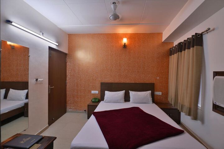 Room 7 of 37