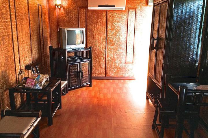 Room 8 of 27