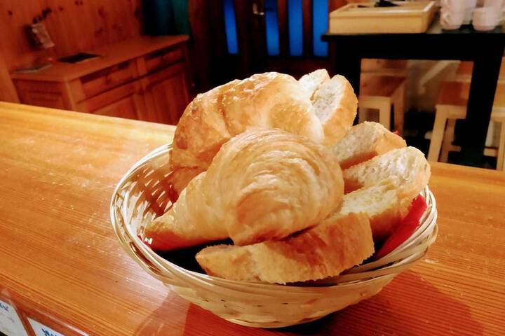 Dining 30 of 51