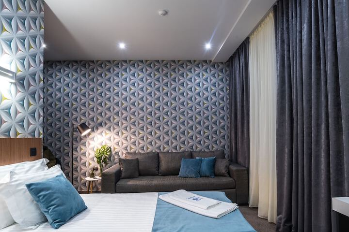 Room 12 of 32