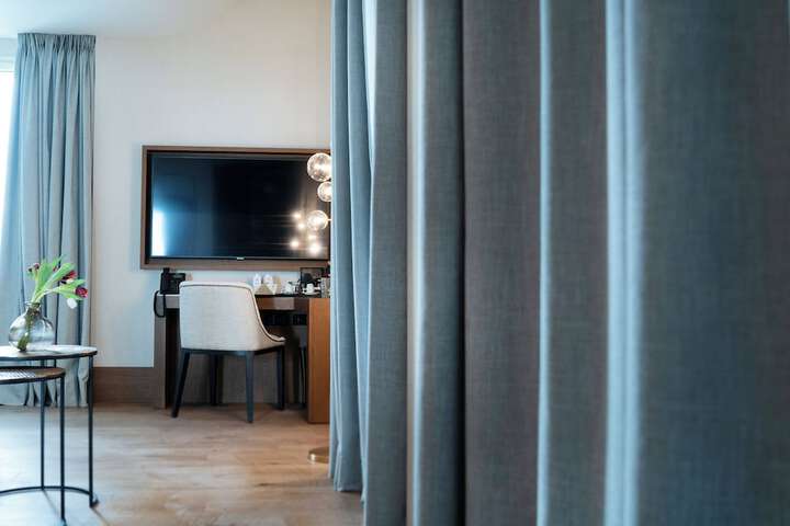 Room 8 of 64