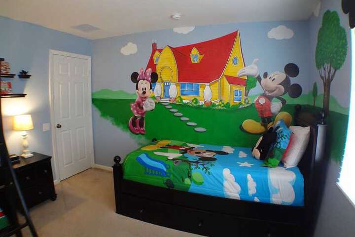 Room 15 of 87