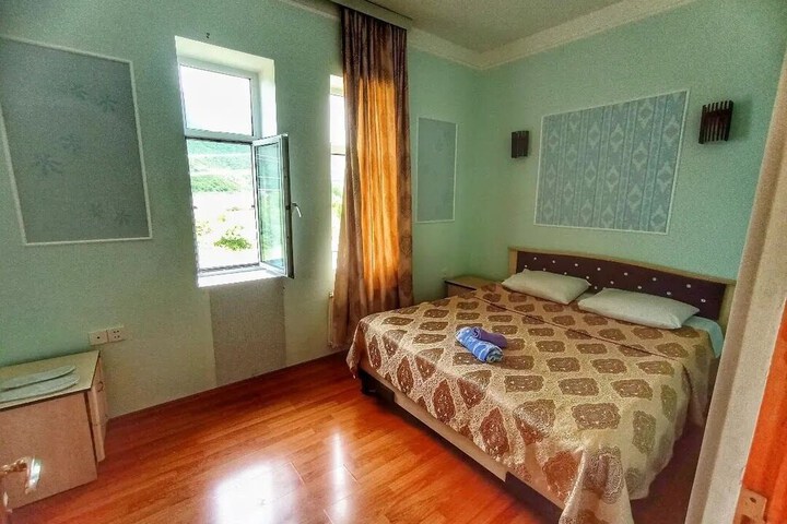 Room 10 of 23