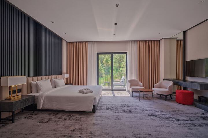 Room 3 of 24