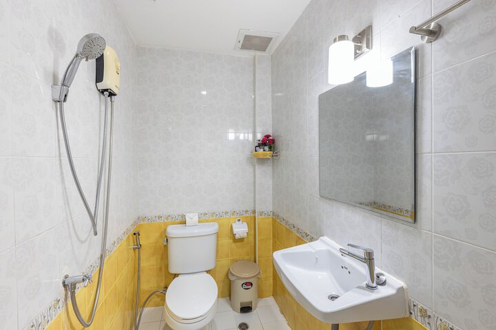 Room 18 of 27