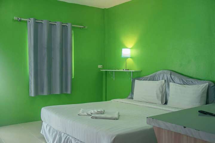 Room 2 of 97