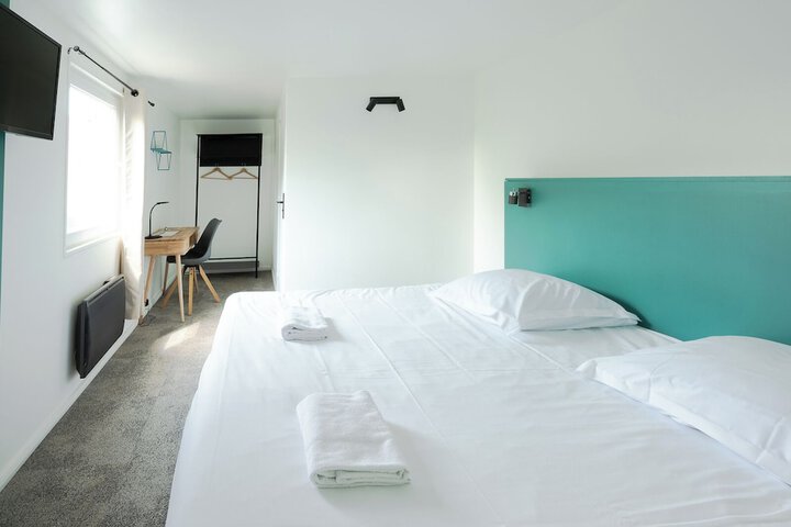 Room 3 of 7