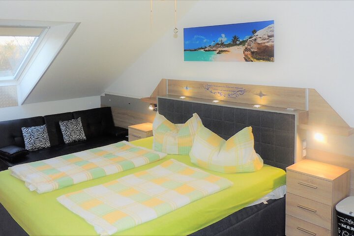 Room 37 of 272