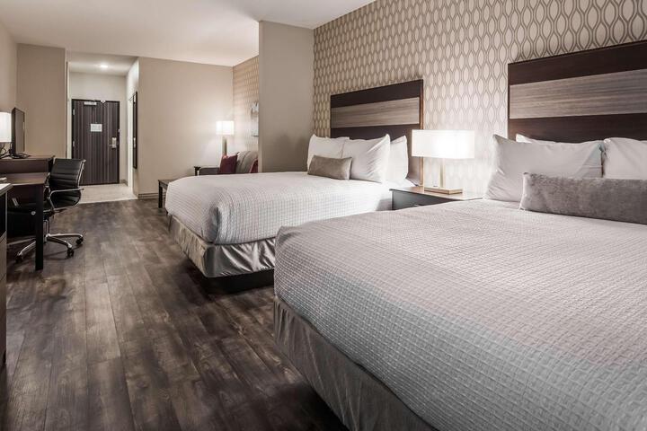 2 Queen Beds (11 of 11)