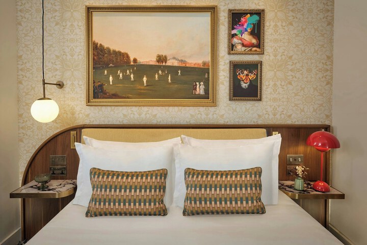 Room 28 of 45