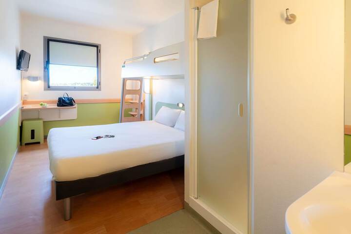 Room 12 of 52