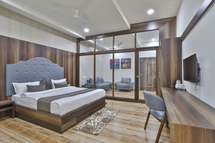Room 42 of 59
