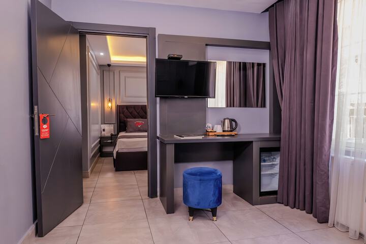 Room 10 of 49