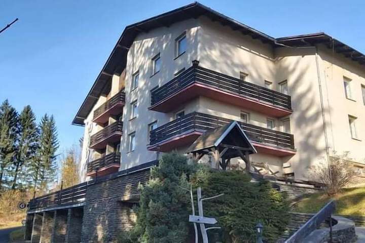 Hotel 80 of 88