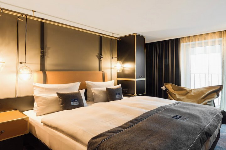 Room 3 of 48