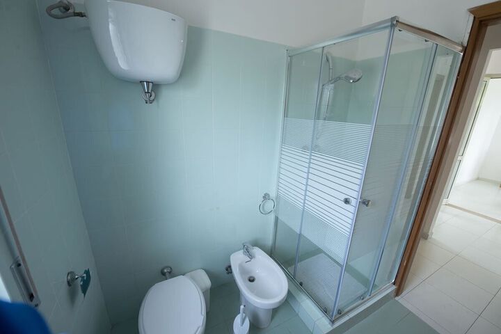 Room 14 of 15