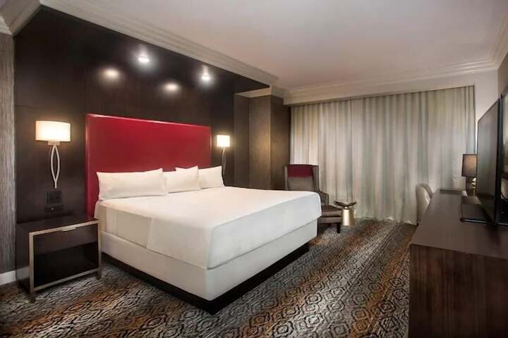 Room 10 of 42