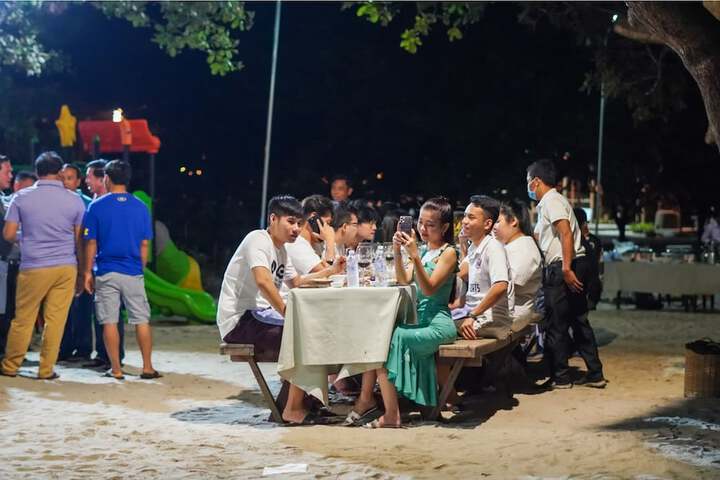 Dining 138 of 189