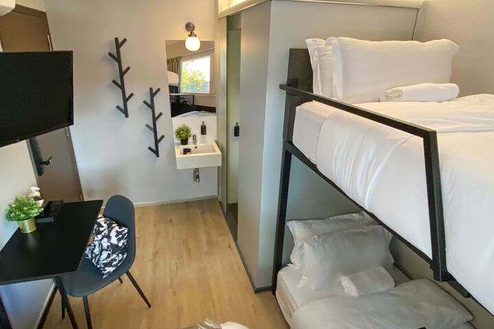 Room 13 of 46