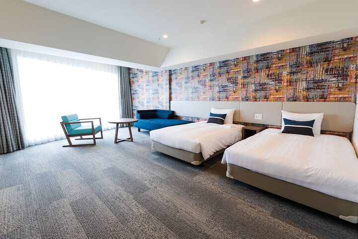 Room 7 of 32