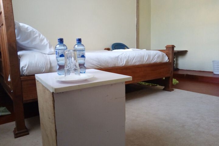 Room 2 of 30