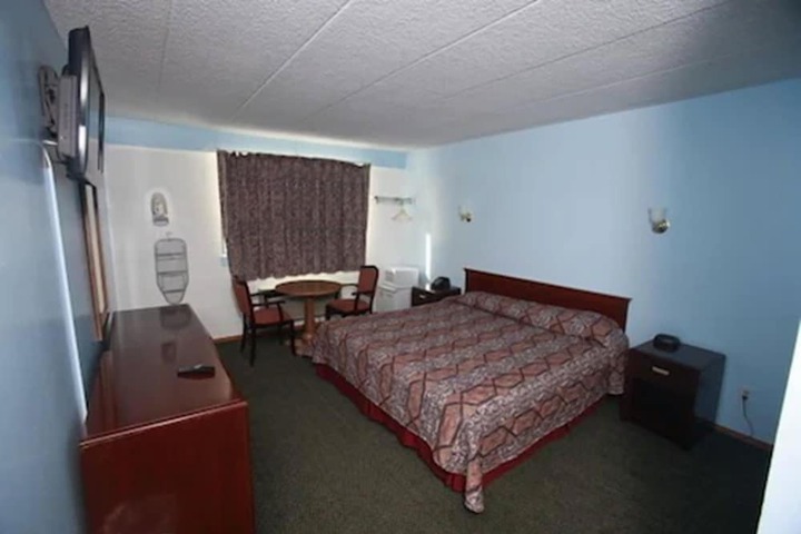 Room 11 of 26
