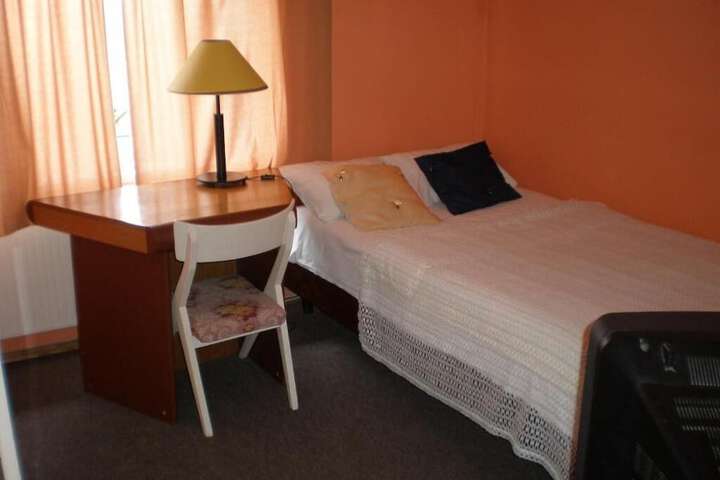 Room 3 of 62