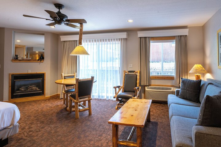 Room 19 of 103