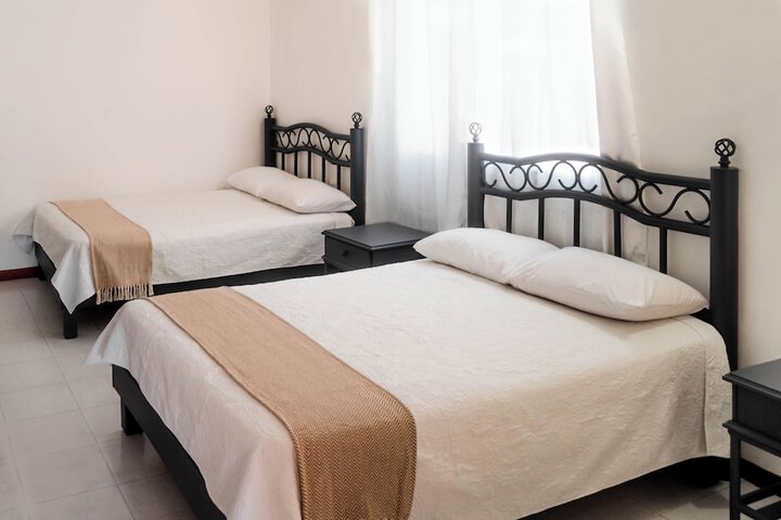 Room 15 of 38