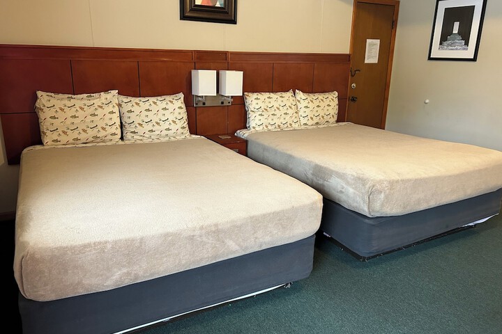 Room 25 of 82