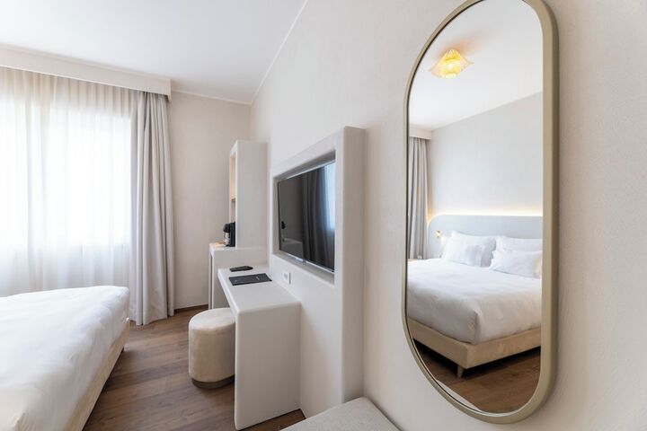 Room 30 of 90