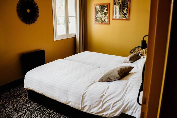 Room 34 of 117