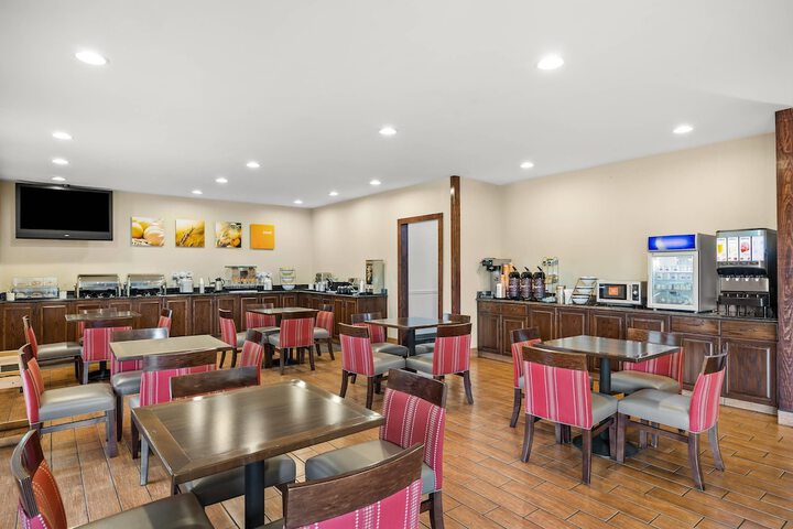 Breakfast/Coffee Service 27 of 32