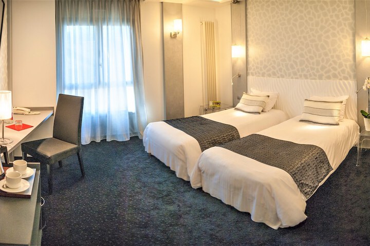 Room 25 of 80