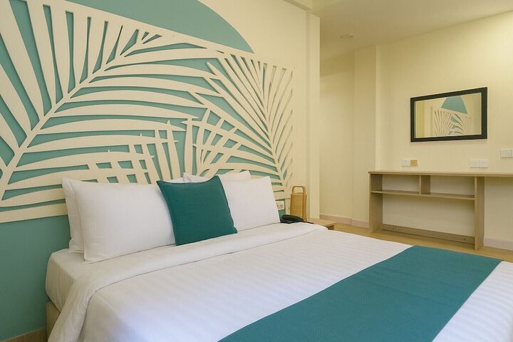 Room 3 of 33