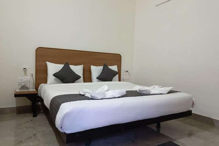 Room 3 of 6