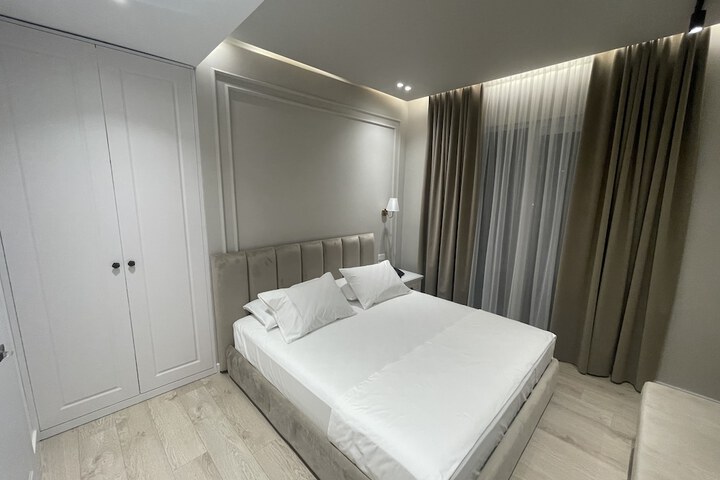 Room 27 of 92
