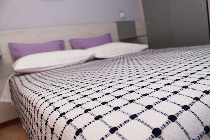Room 10 of 62