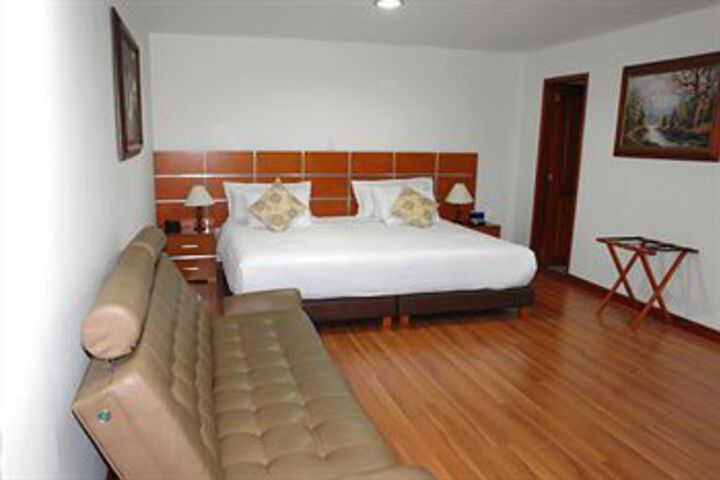 Room 13 of 35