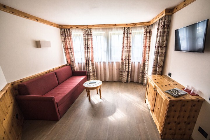 Room 25 of 54