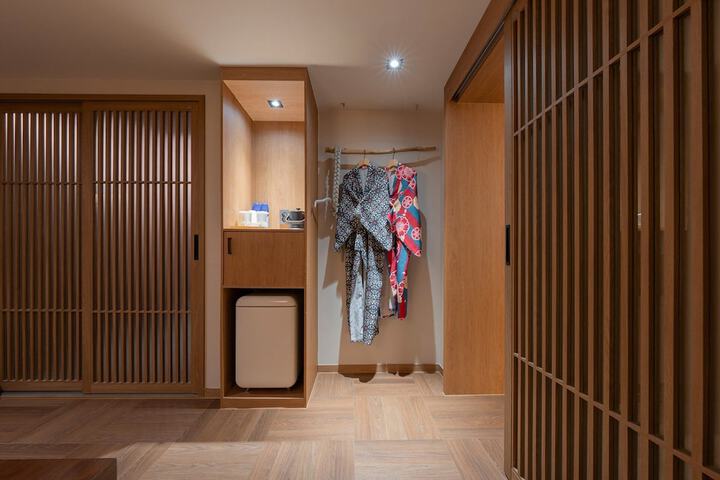Room 15 of 155