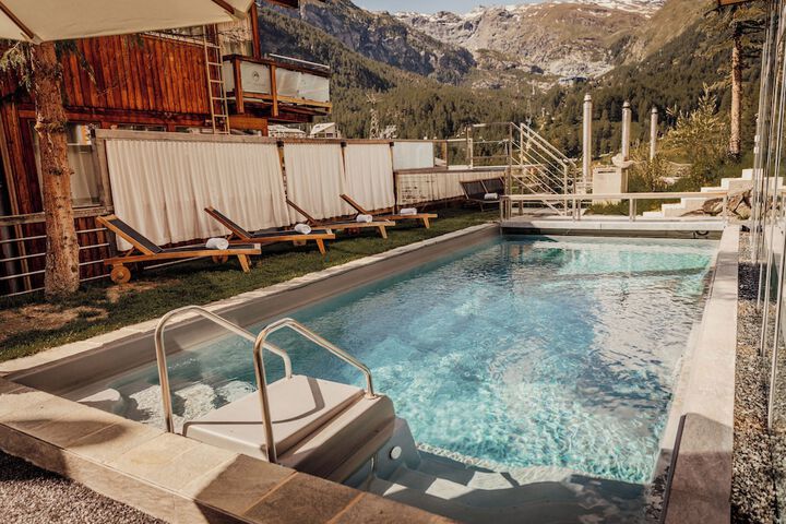 Pool 41 of 48