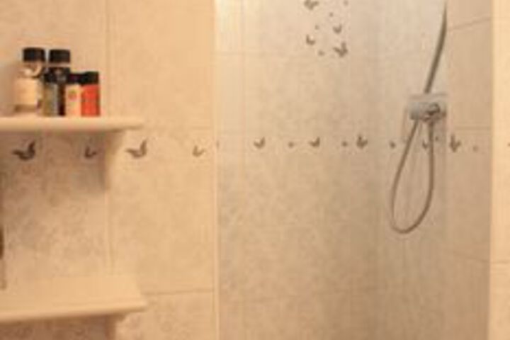 Room 2 of 34
