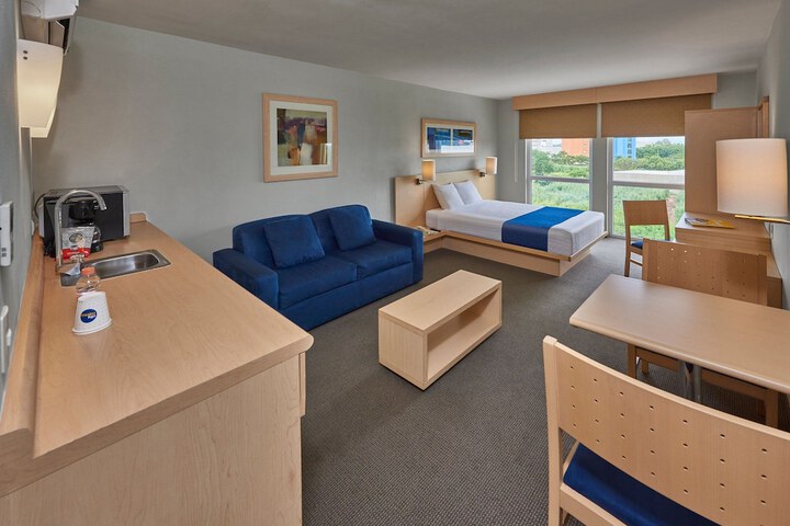 Room 18 of 52