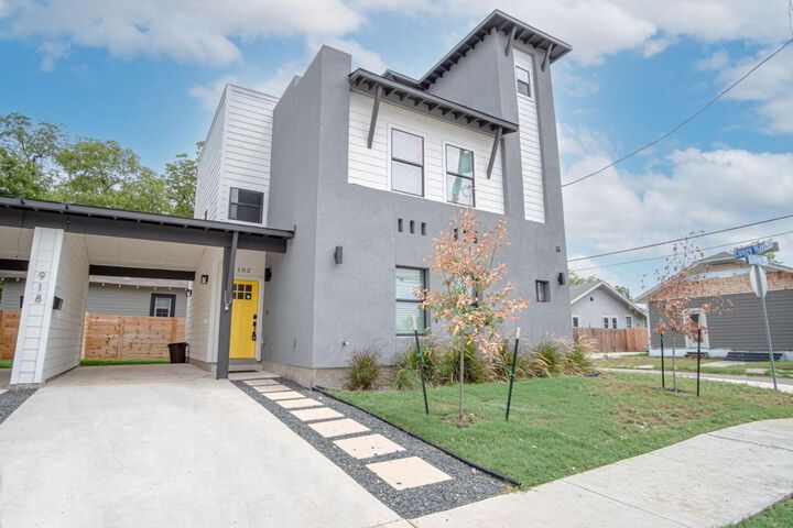 Cozy and Gorgeous 3 BR 2 BA Near Amazing Downtown in San Antonio, TX